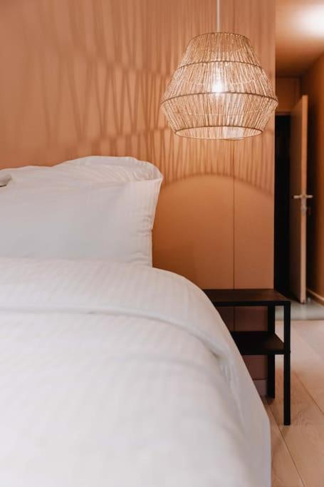Chimay : La Chambre Doree De La Grand Place 外观 照片